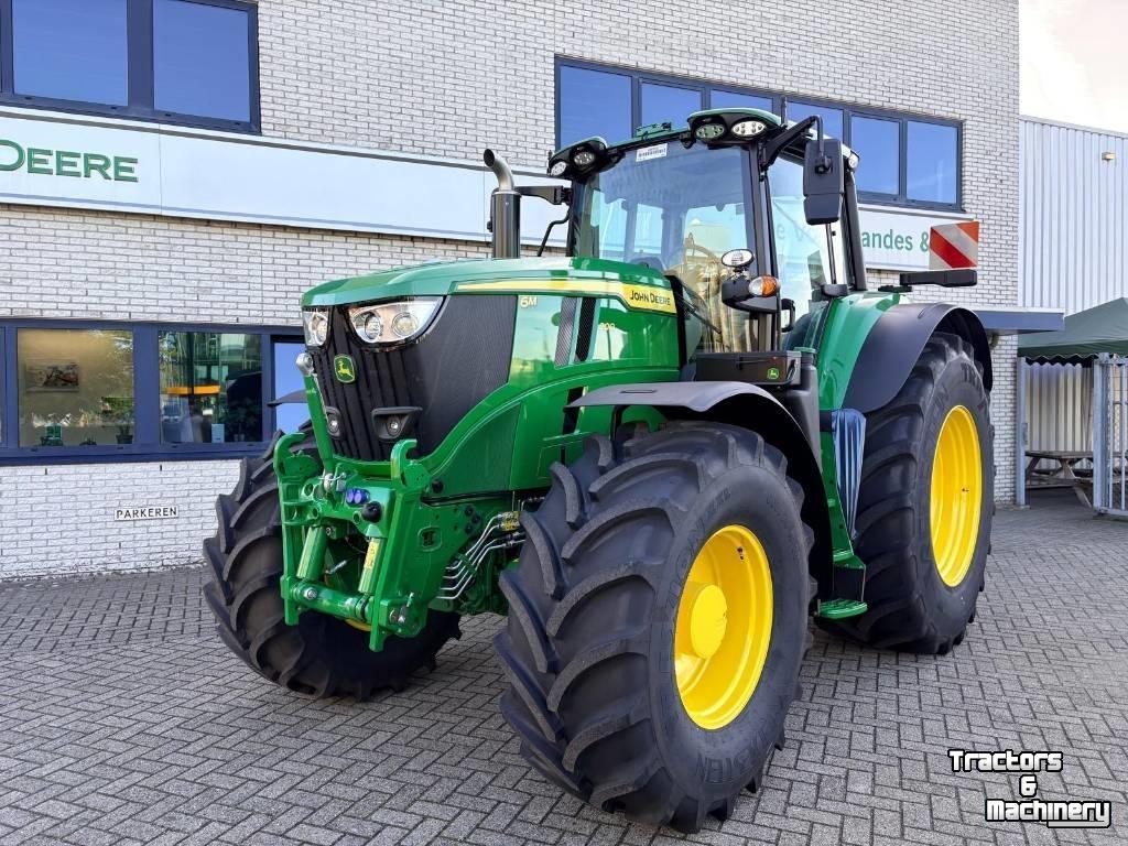 Schlepper / Traktor John Deere 6M200