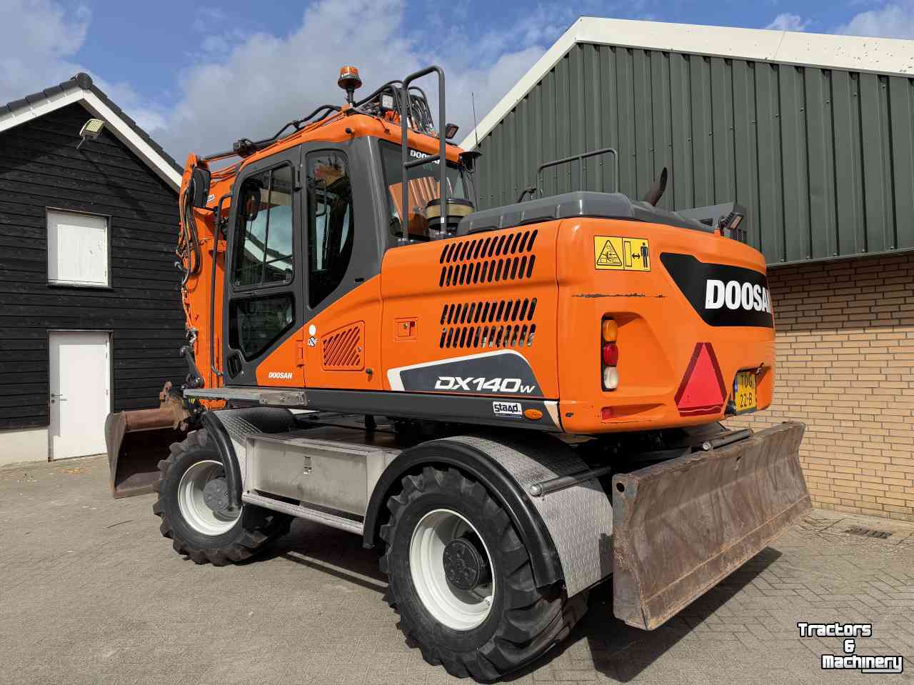 Mobilbagger Doosan DX140w-5