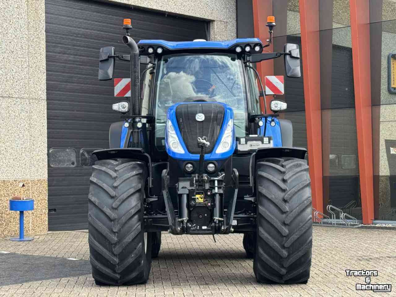 Schlepper / Traktor New Holland T7.260PLMI vario Stage V Fronthef+PTO Lucht Hydr. rem GPS 56km