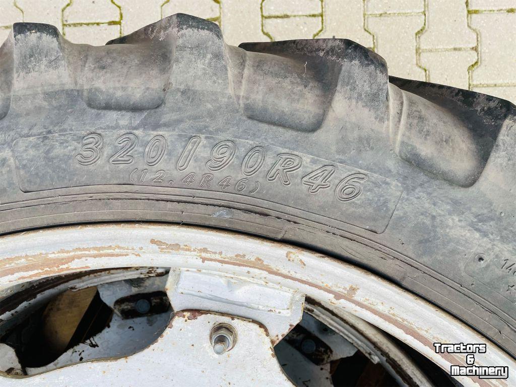 Räder, Reifen, Felgen & Distanzringe  12.4x46 op velg CNH set!