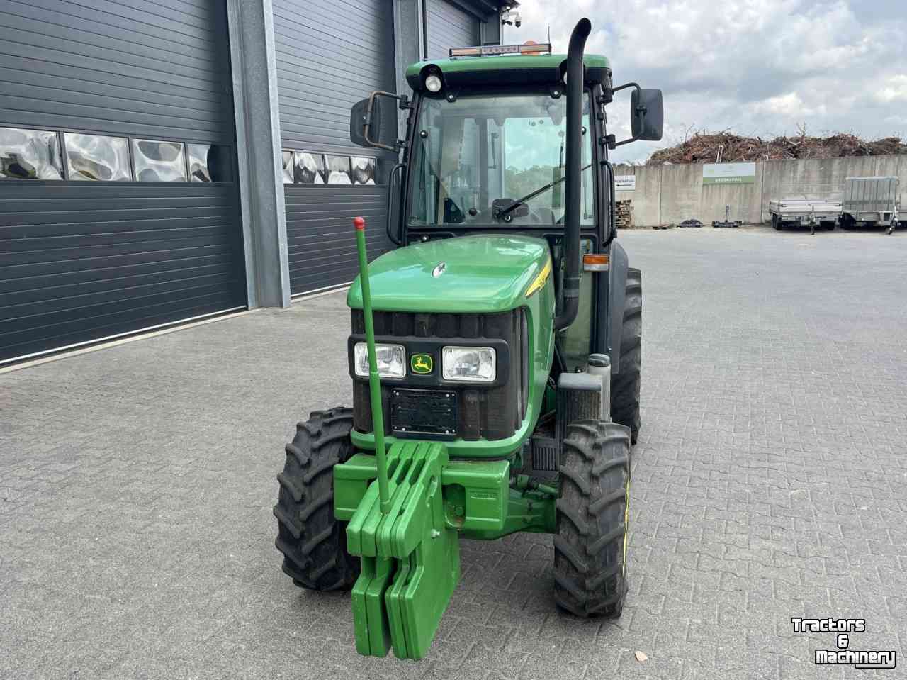 Schlepper / Traktor John Deere 5615 v
