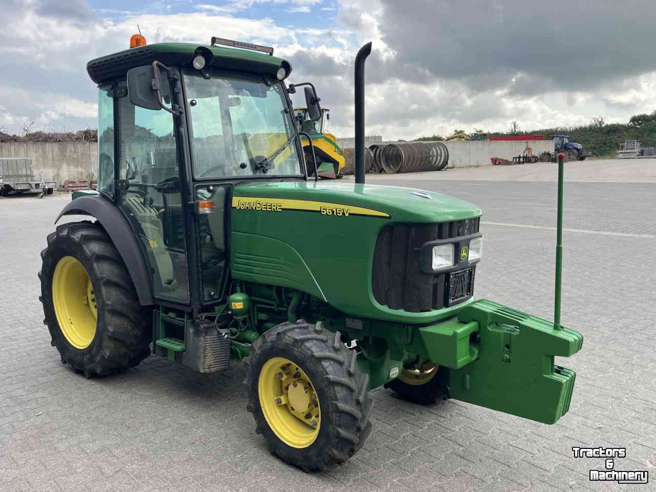 Schlepper / Traktor John Deere 5615 v