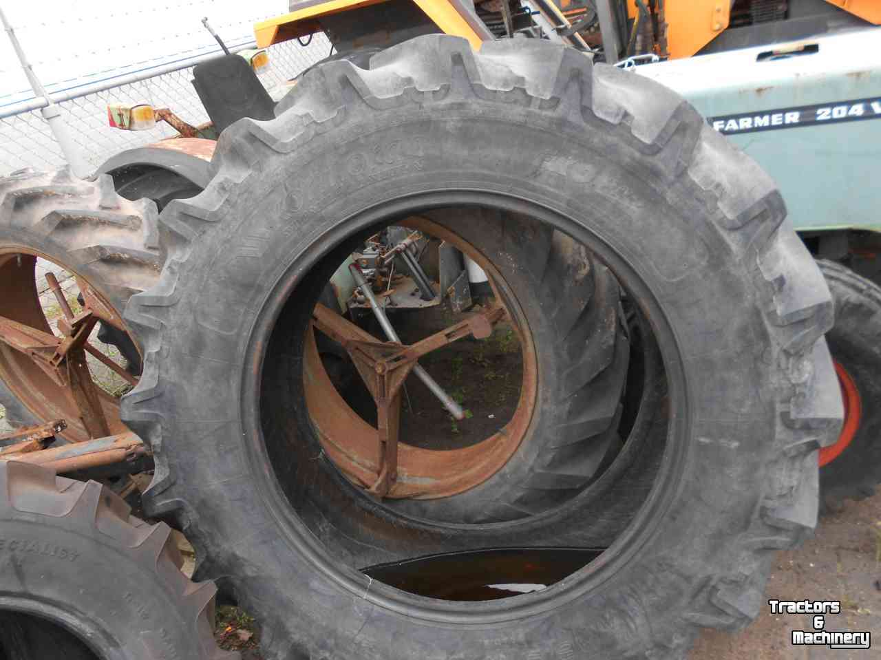 Räder, Reifen, Felgen & Distanzringe Stomil 16.9r34