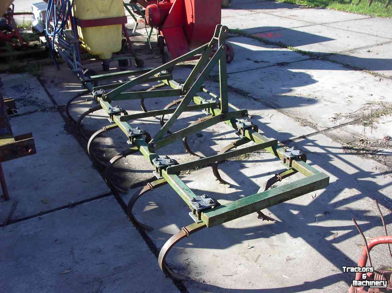 Grubber  Veertand cultivator