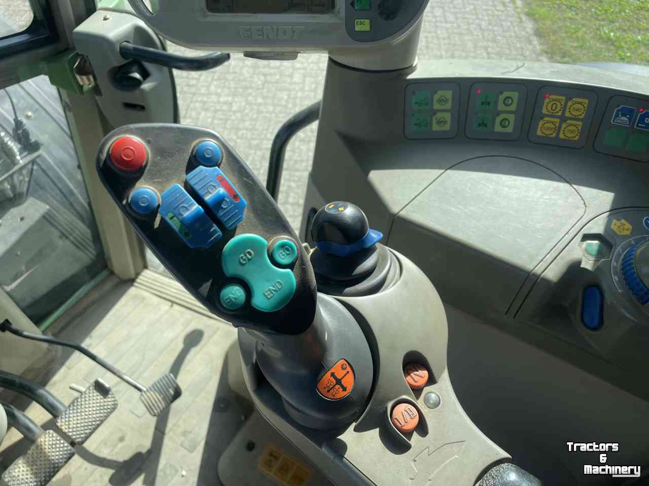 Schlepper / Traktor Fendt Favorit 711 Vario + MT frontlader
