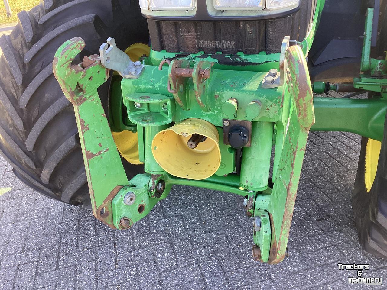 Schlepper / Traktor John Deere 6920 S