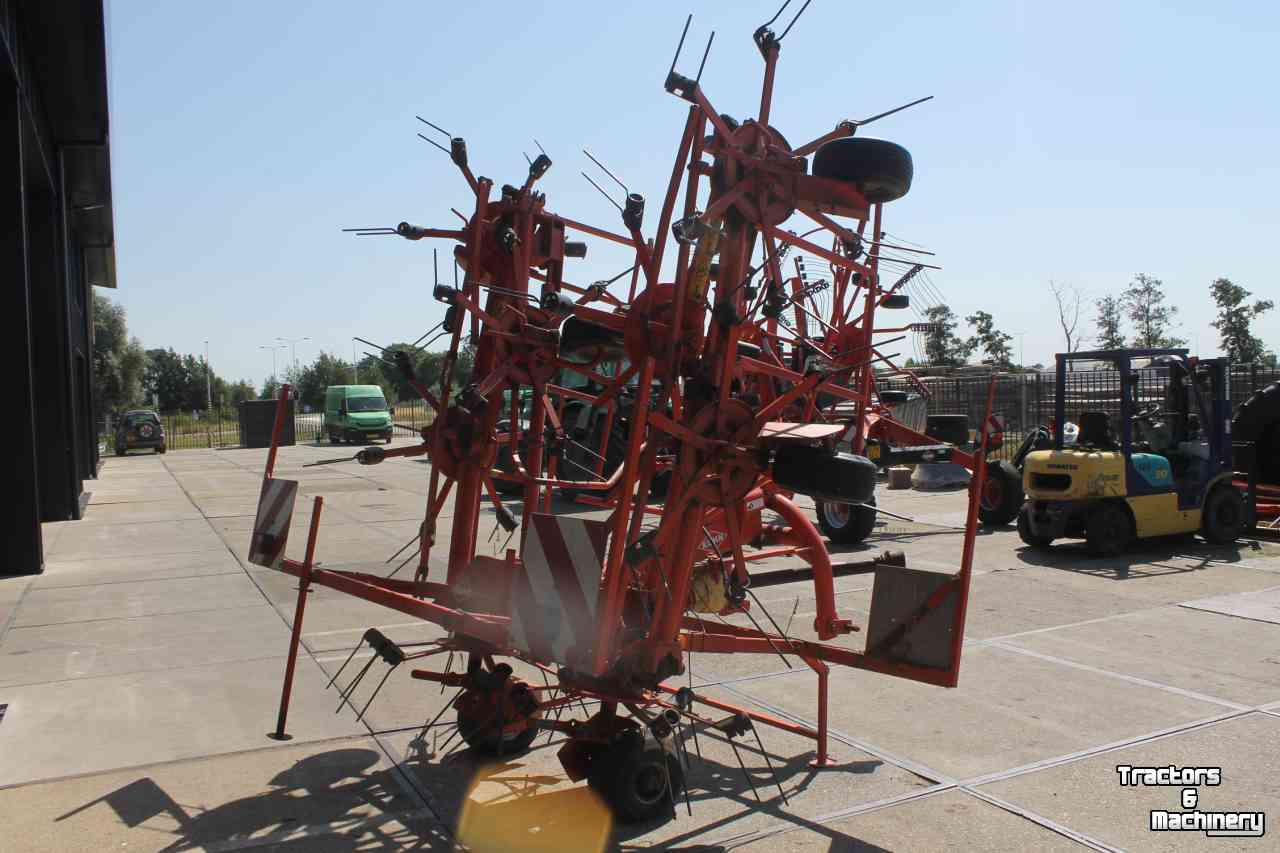 Kreiselheuer Kuhn GF8501MHO cirkelschudder 8-elements schudmachine