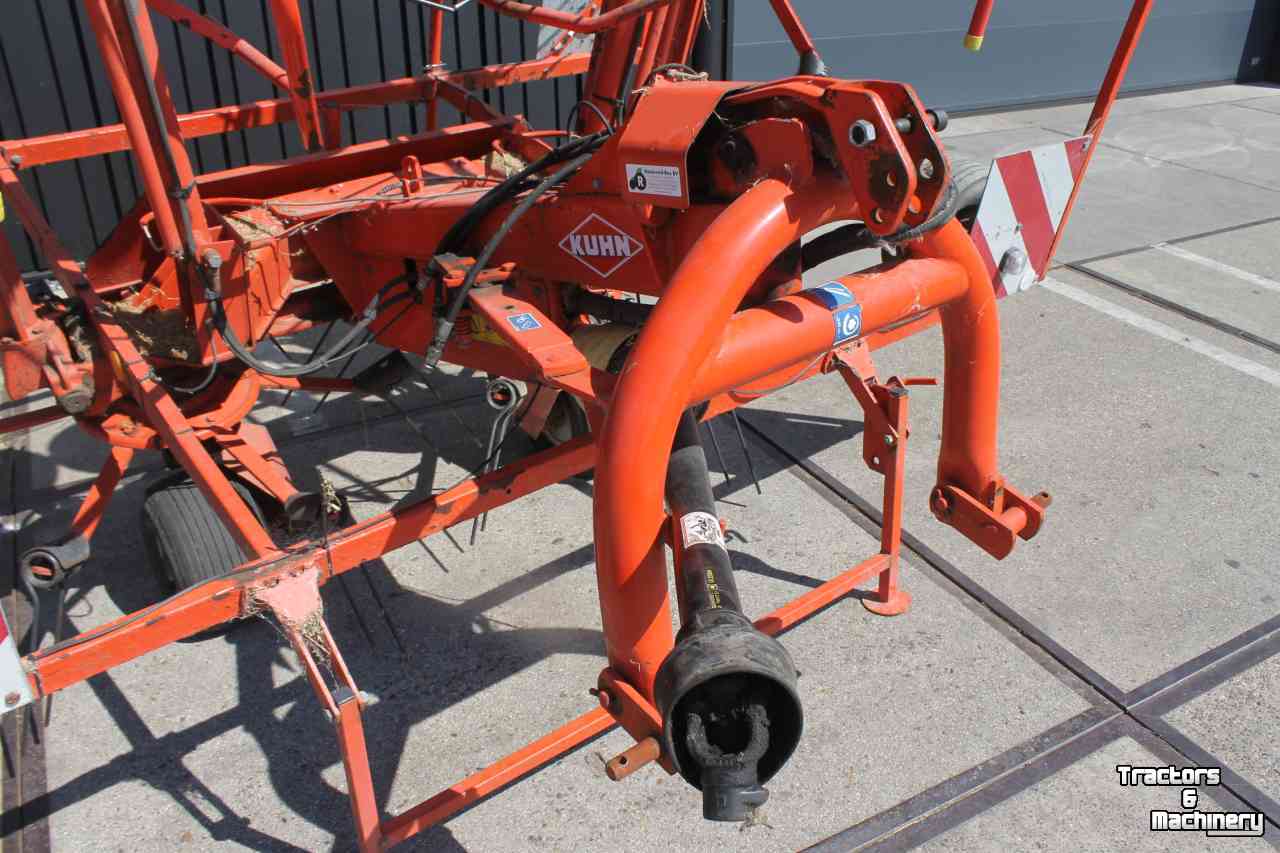 Kreiselheuer Kuhn GF8501MHO cirkelschudder 8-elements schudmachine