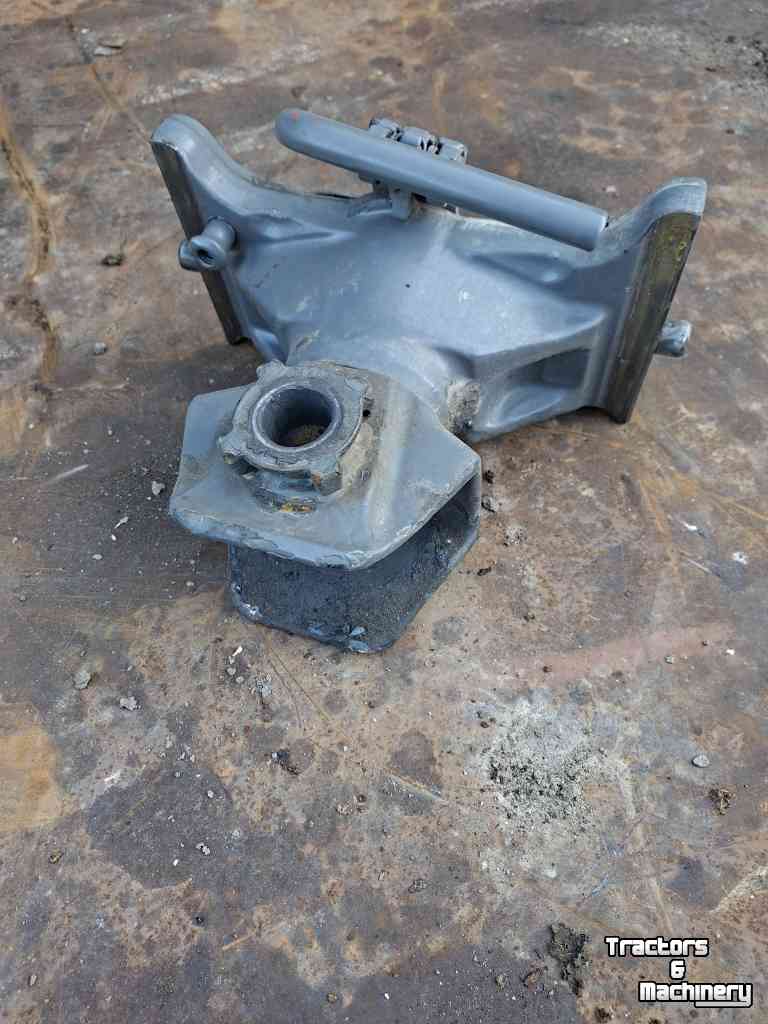 Gebrauchte Teile für Traktoren Fendt Trekbek trekhaak Rockinger 810d1240c fendt john deere