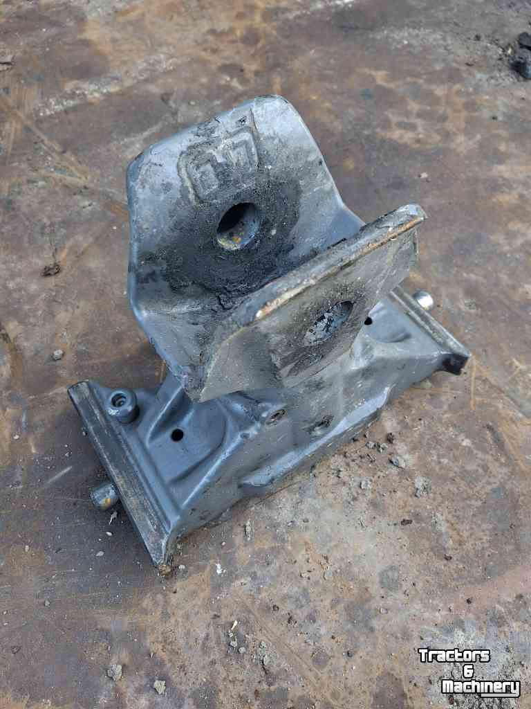 Gebrauchte Teile für Traktoren Fendt Trekbek trekhaak Rockinger 810d1240c fendt john deere