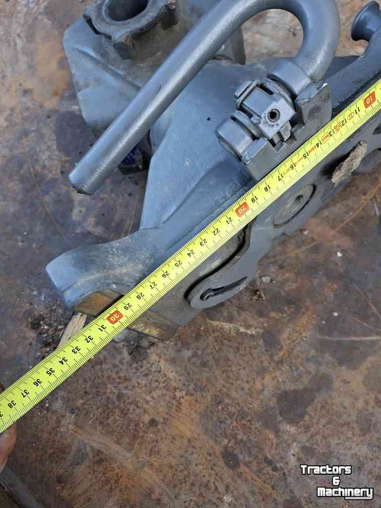 Gebrauchte Teile für Traktoren Fendt Trekbek trekhaak Rockinger 810d1240c fendt john deere