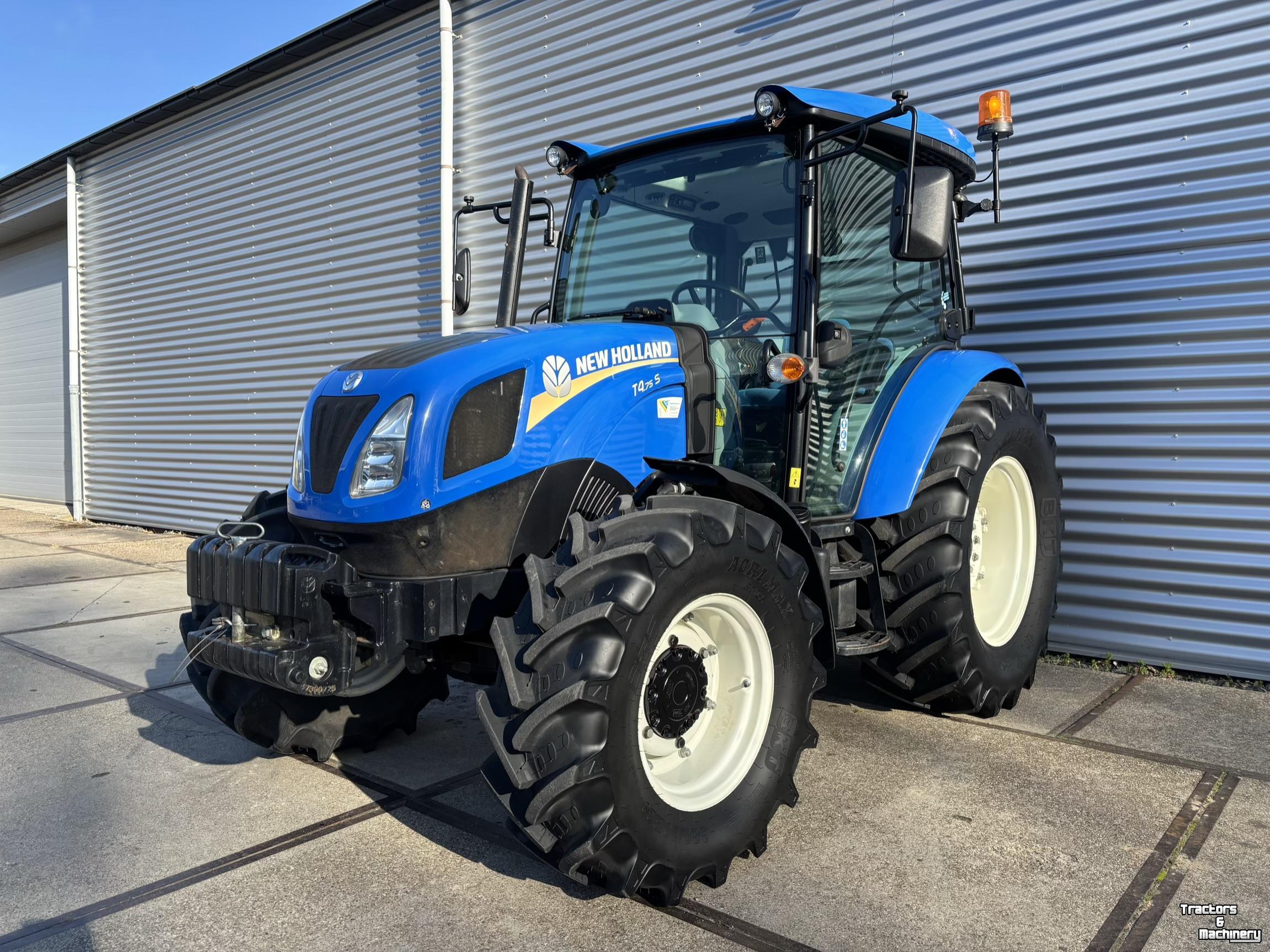 Schlepper / Traktor New Holland T4S.75