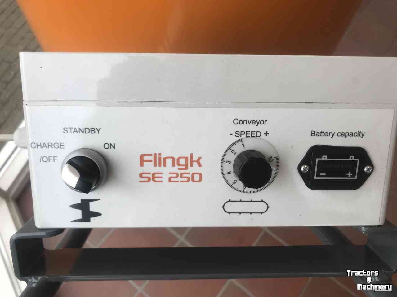 Sägemehl Streuer für Liegeboxen Flingk SE 250 instrooibak