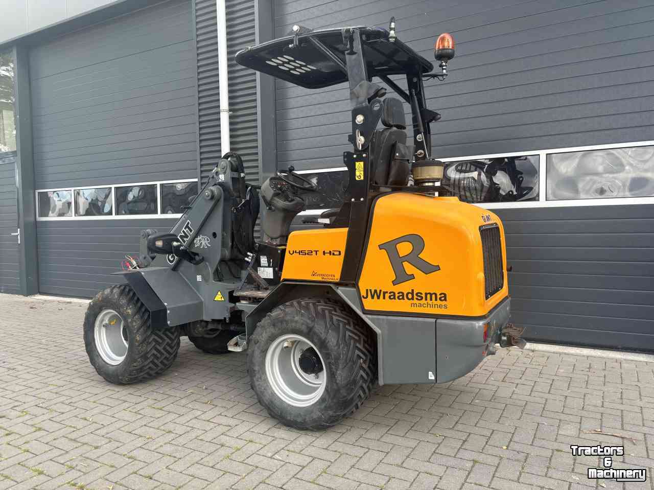 Radlader Giant V452T HD