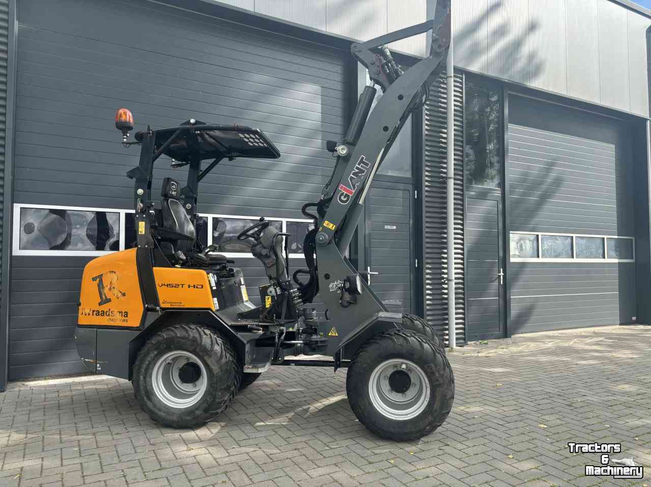 Radlader Giant V452T HD