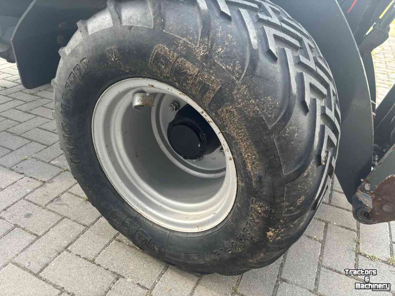 Radlader Giant V452T HD