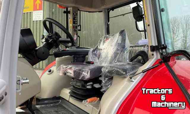 Schlepper / Traktoren Massey Ferguson 6S.155 Dyna VT Efficient Tractor