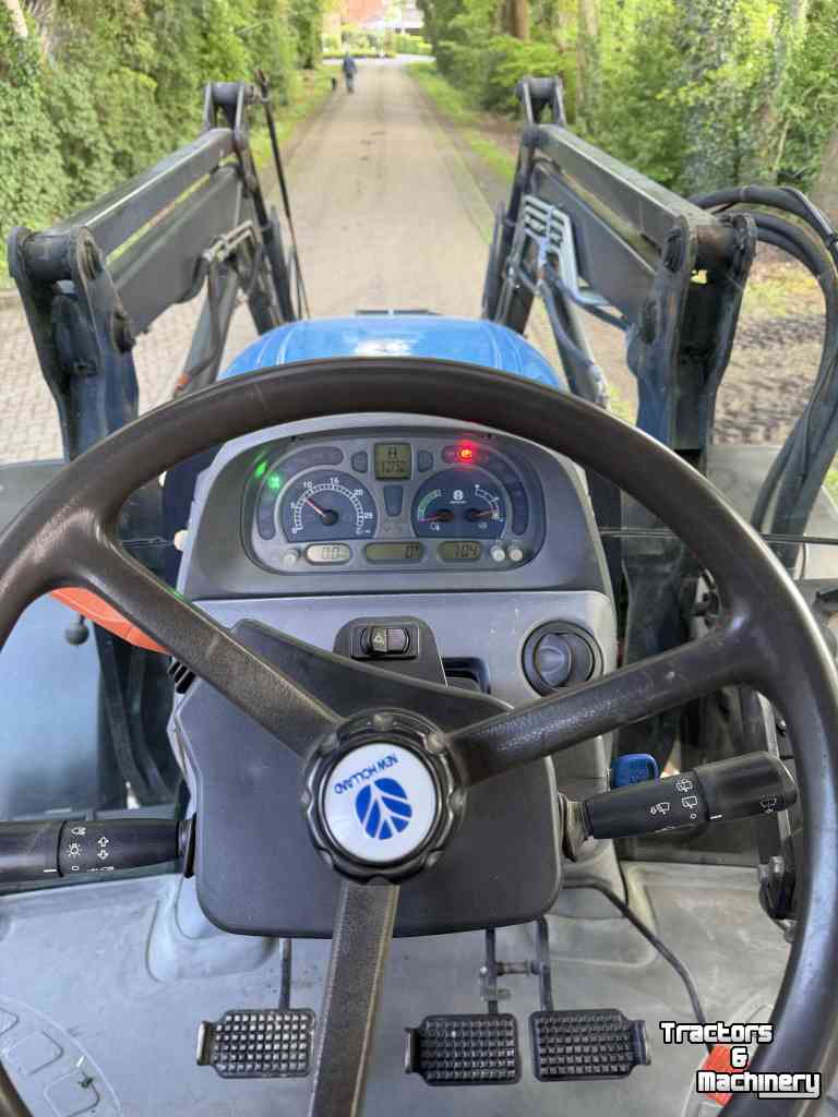 Schlepper / Traktor New Holland TS100A