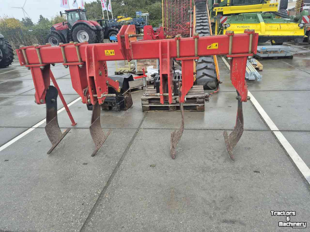 Tiefenlockerer Kverneland cli 300 voorzetwoeler