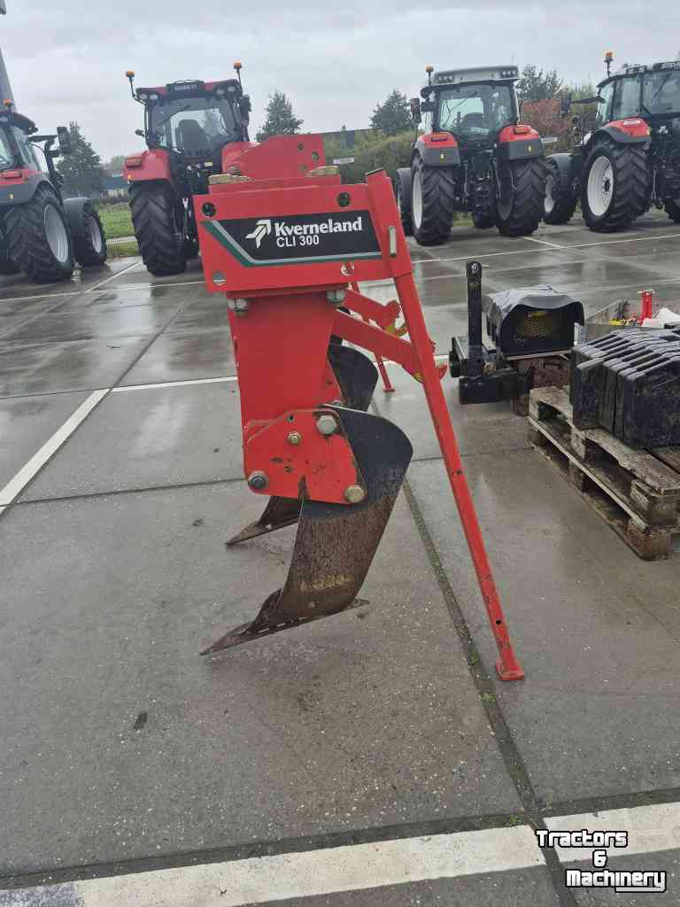 Tiefenlockerer Kverneland cli 300 voorzetwoeler