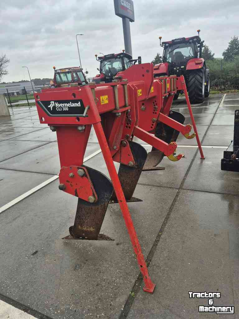 Tiefenlockerer Kverneland cli 300 voorzetwoeler