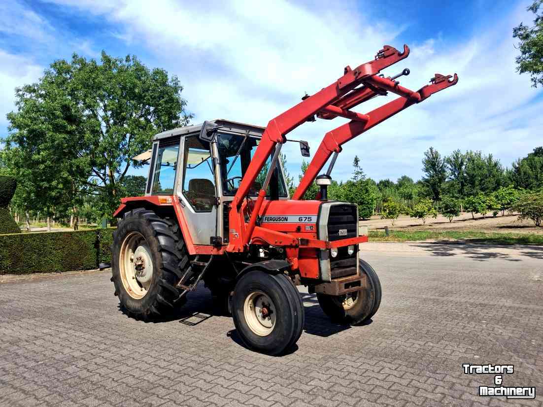 Schlepper / Traktor Massey Ferguson 675