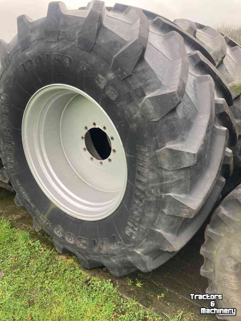Räder, Reifen, Felgen & Distanzringe Trelleborg 900/60 R38