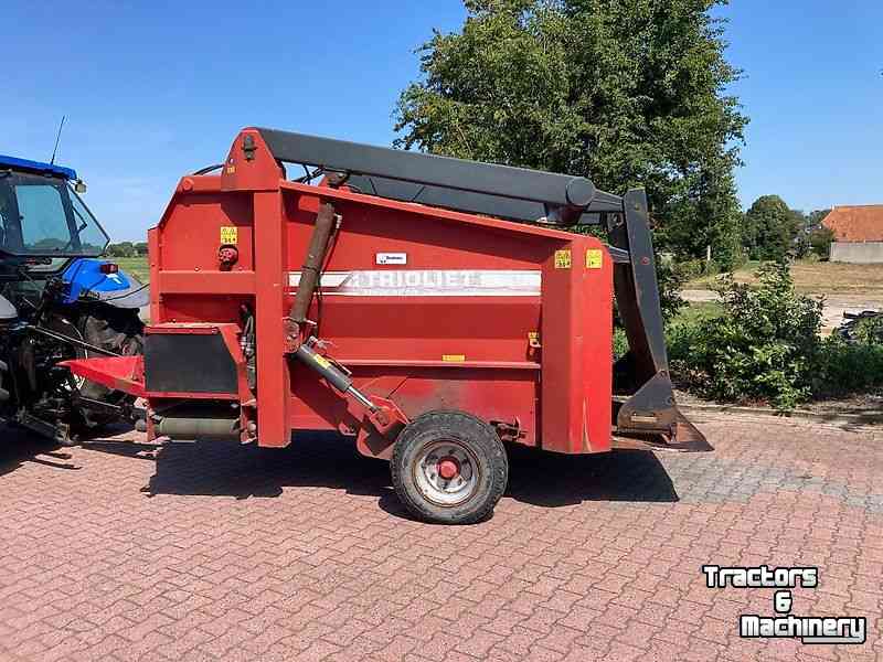 Selbstladender Futterverteilwagen Trioliet UKW 5000