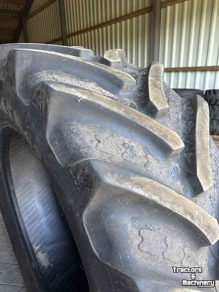 Räder, Reifen, Felgen & Distanzringe BKT 650/65R42