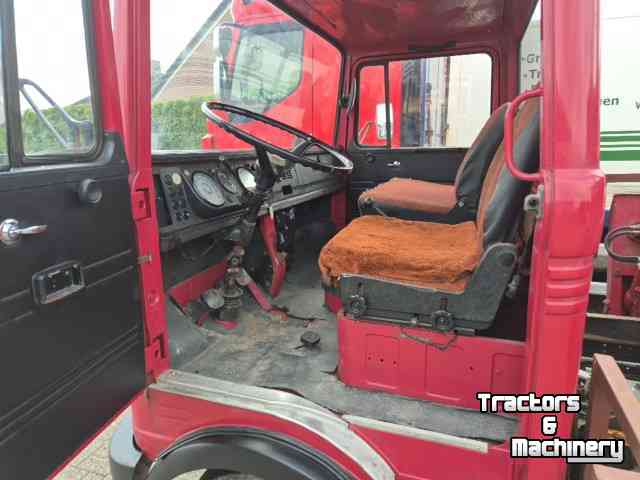 LKW Lastkraftwagen Mercedes Benz LP 608 met hoogwerker.