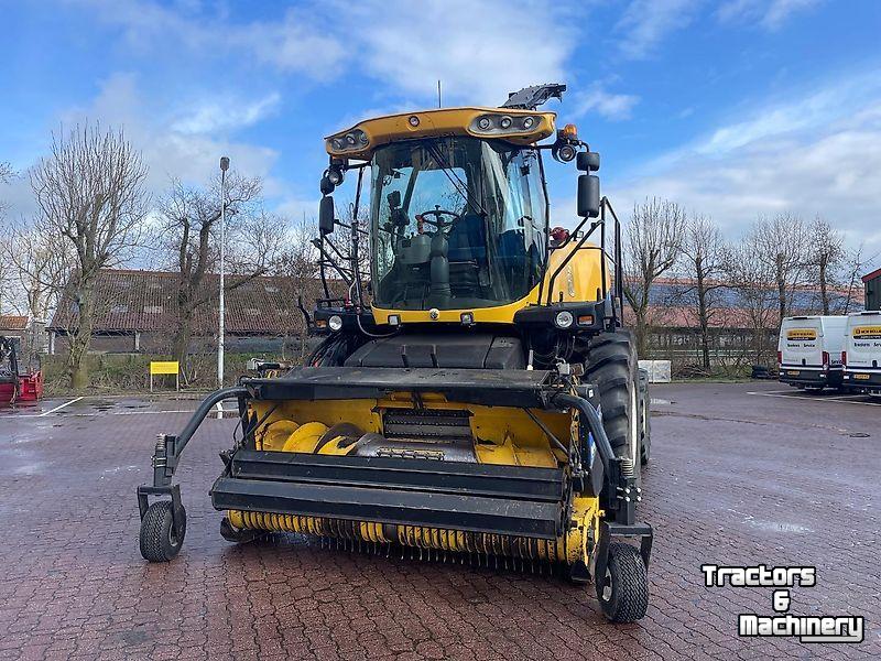 Feldhäcksler New Holland FR 9060