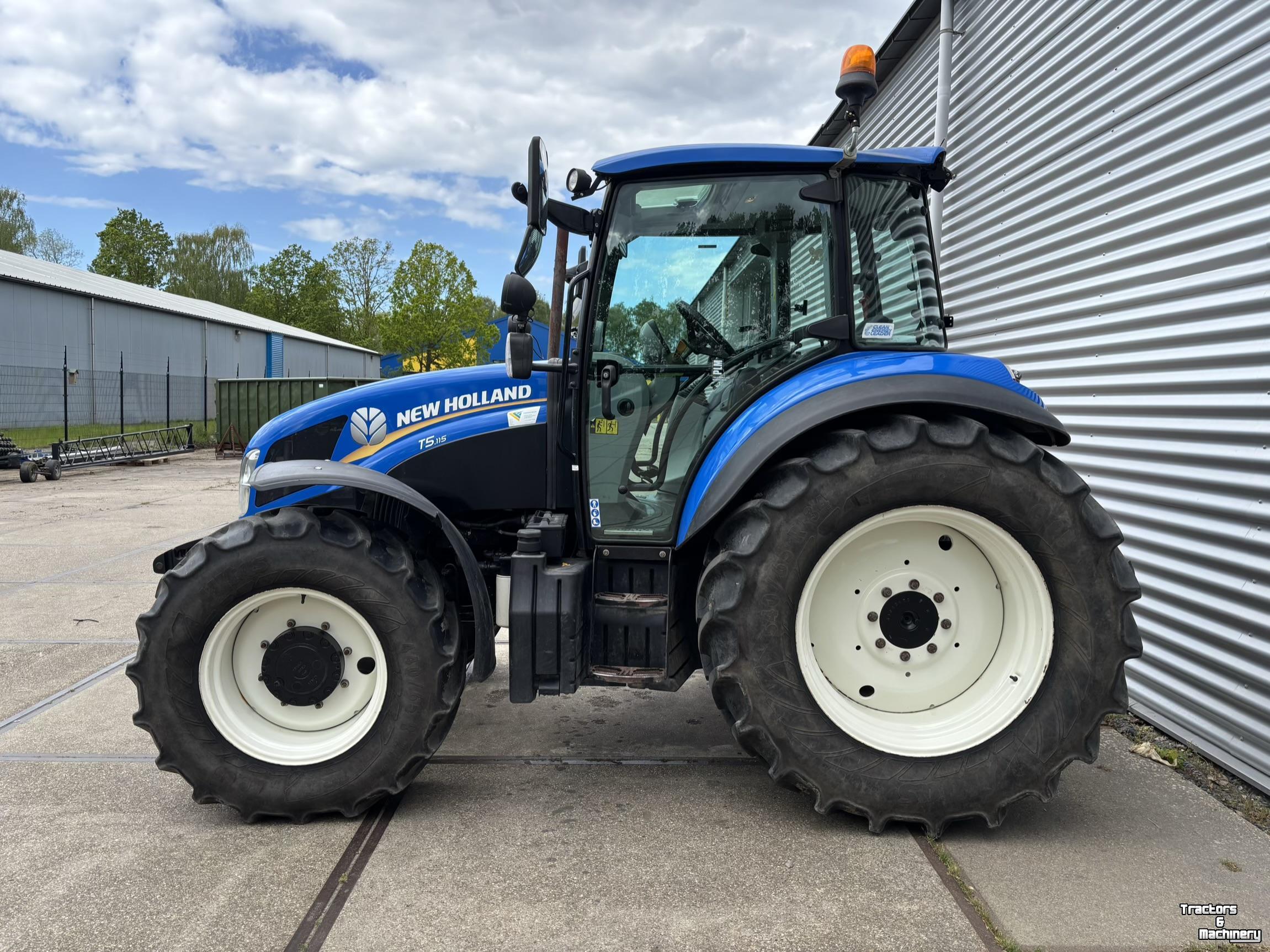 Schlepper / Traktor New Holland T5.115 Dual Command
