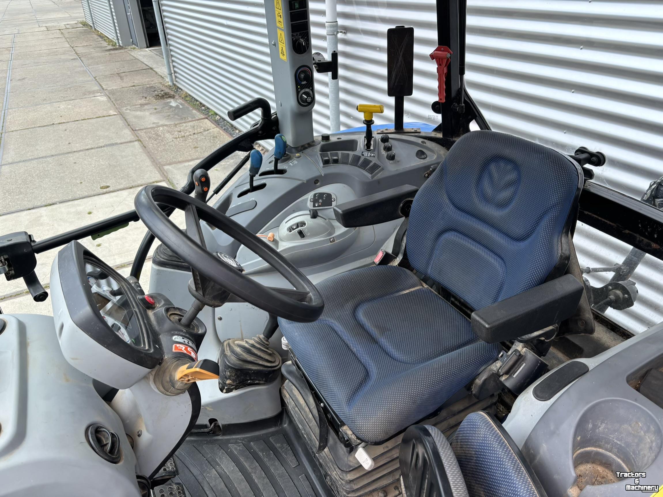Schlepper / Traktor New Holland T5.115 Dual Command