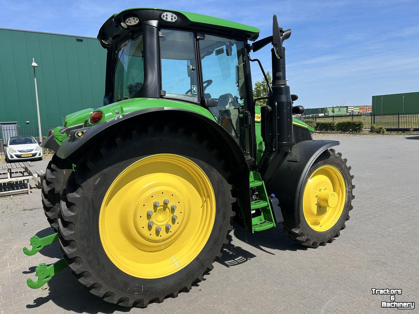 Schlepper / Traktor John Deere 6M 125