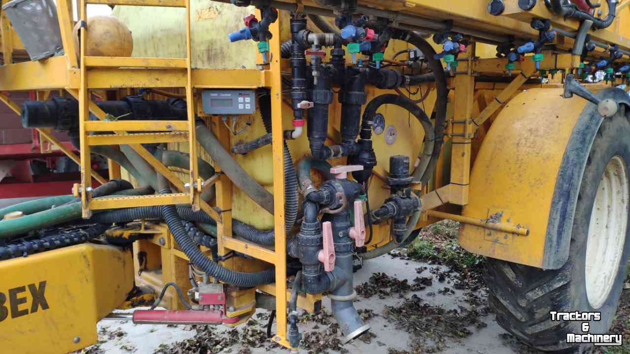 Anhängefeldspritze Dubex Mentor 4000ltr 40mtr