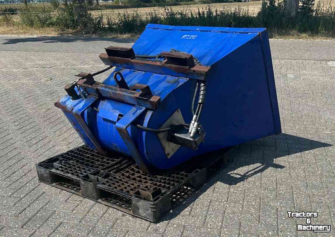 Sägemehl Streuer für Liegeboxen Detech DT