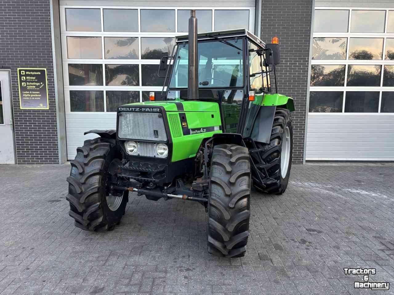 Schlepper / Traktor Deutz-Fahr DX 4.31 4wd