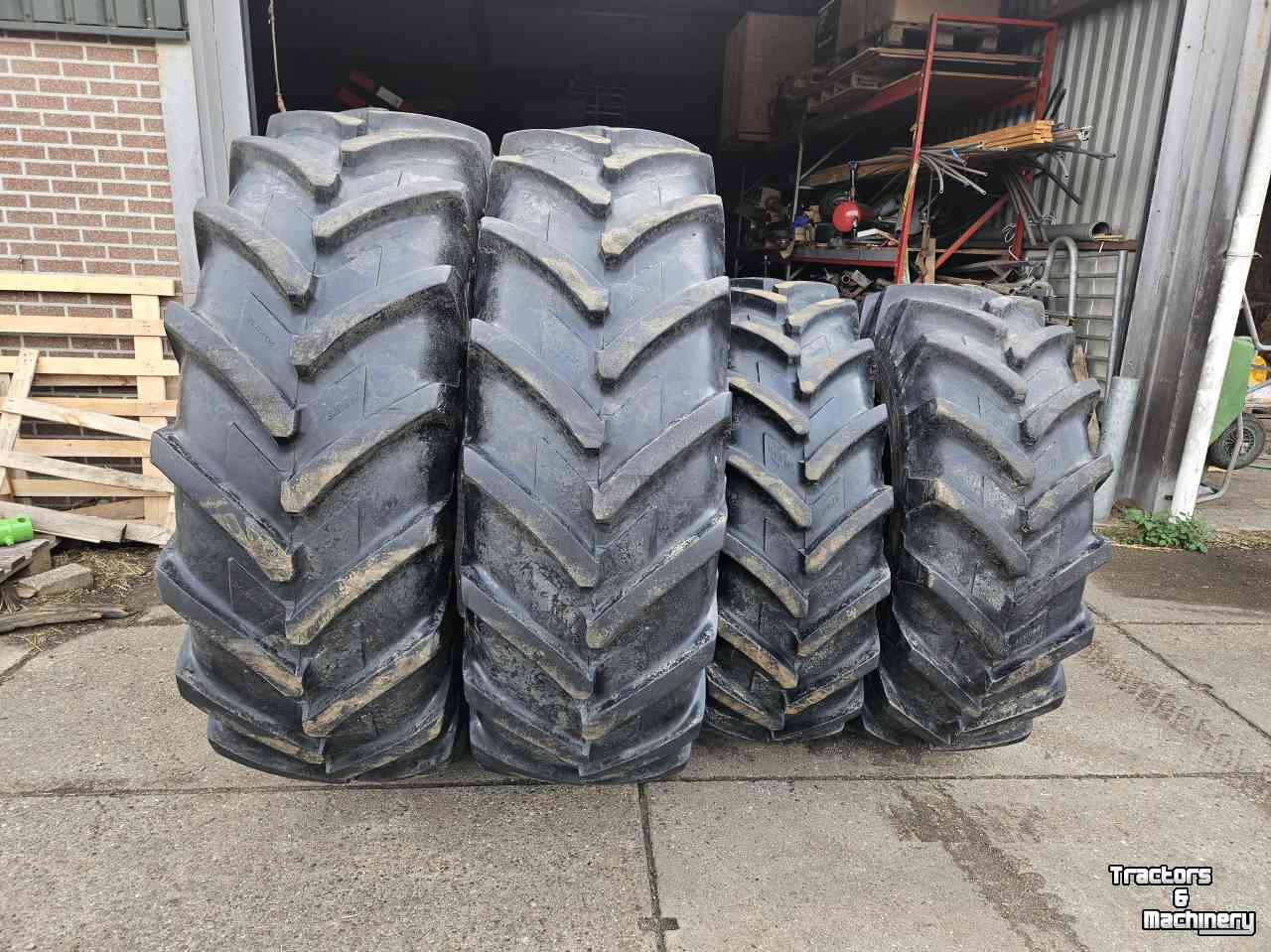 Räder, Reifen, Felgen & Distanzringe Michelin 20.8R38 en 16.9R28 Agribib. 35 mm