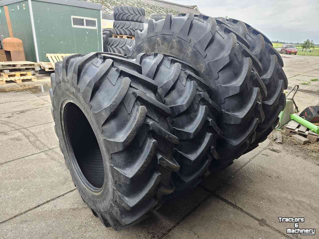 Räder, Reifen, Felgen & Distanzringe Michelin 20.8R38 en 16.9R28 Agribib. 35 mm