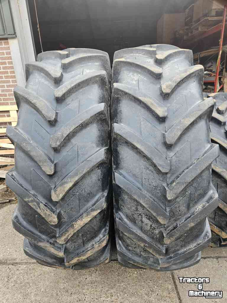 Räder, Reifen, Felgen & Distanzringe Michelin 20.8R38 en 16.9R28 Agribib. 35 mm