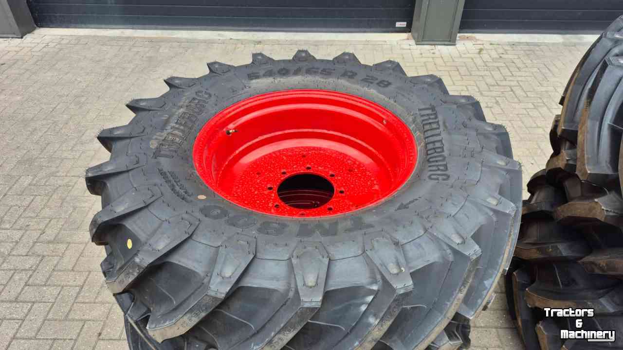 Räder, Reifen, Felgen & Distanzringe Trelleborg 540/65R28 NEW 100% + 650/65R38 NEW 100%