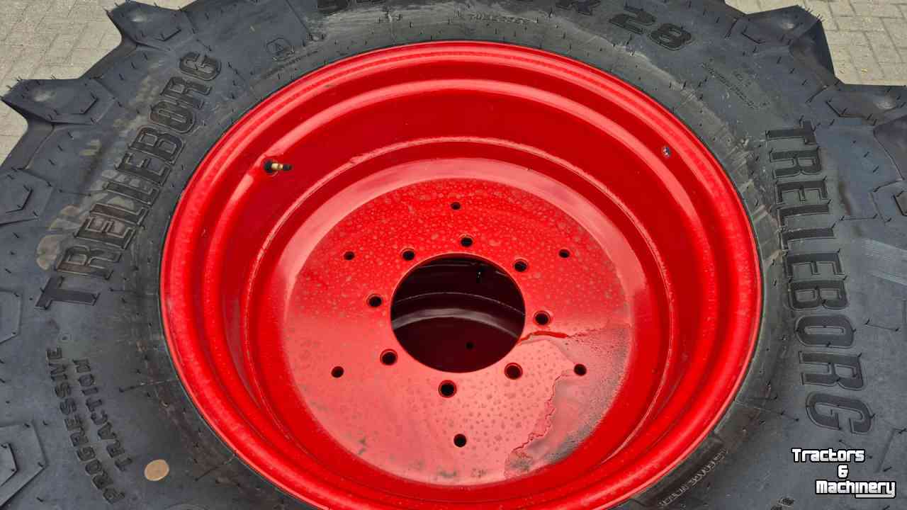 Räder, Reifen, Felgen & Distanzringe Trelleborg 540/65R28 NEW 100% + 650/65R38 NEW 100%