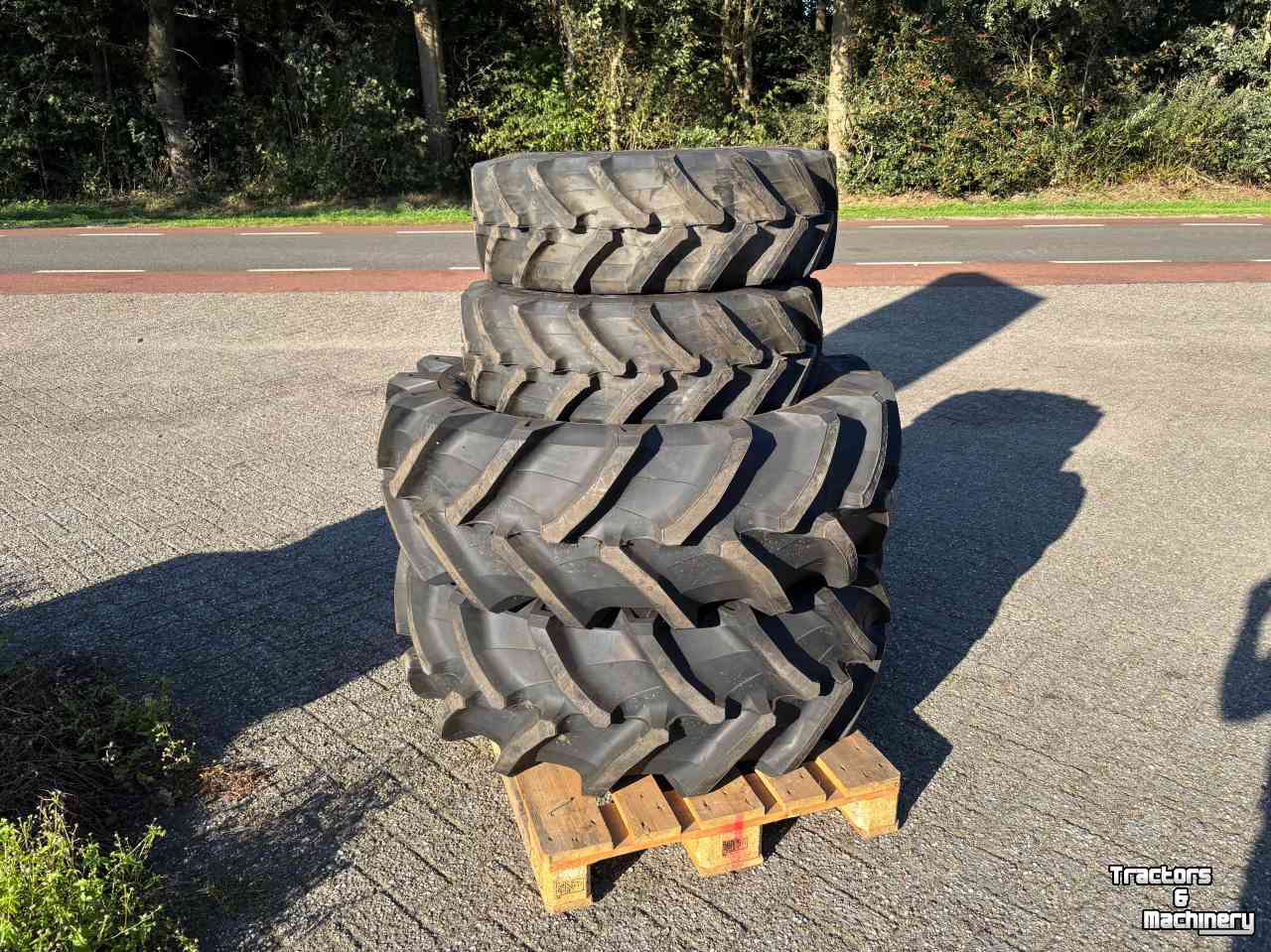 Räder, Reifen, Felgen & Distanzringe Trelleborg 420/70R24 & 280/70R18 Demontage