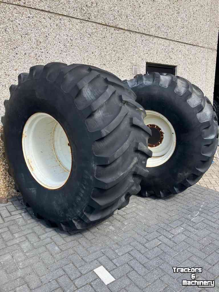 Räder, Reifen, Felgen & Distanzringe Firestone Set ALL TRACTION 23 Nok 40mm  900/60R32 compleet op Velg aansluiting 280/335/10gaats