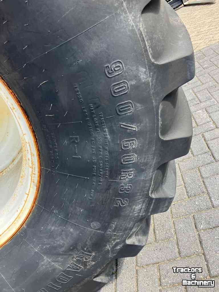 Räder, Reifen, Felgen & Distanzringe Firestone Set ALL TRACTION 23 Nok 40mm  900/60R32 compleet op Velg aansluiting 280/335/10gaats
