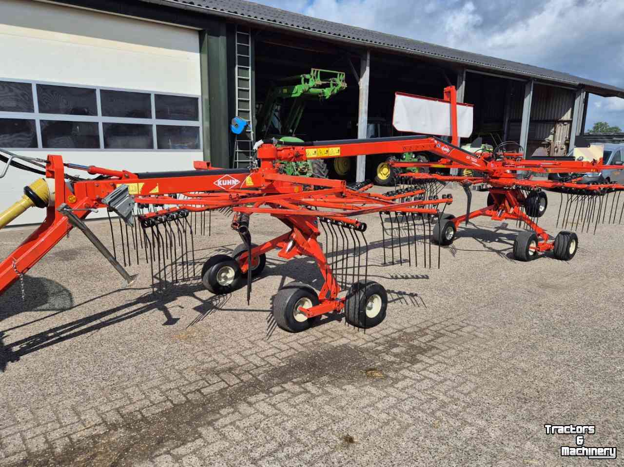 Schwader Kuhn GA7922 treintje zijafleg hark