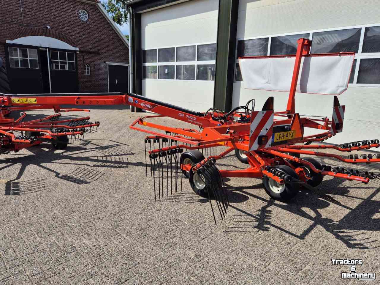 Schwader Kuhn GA7922 treintje zijafleg hark