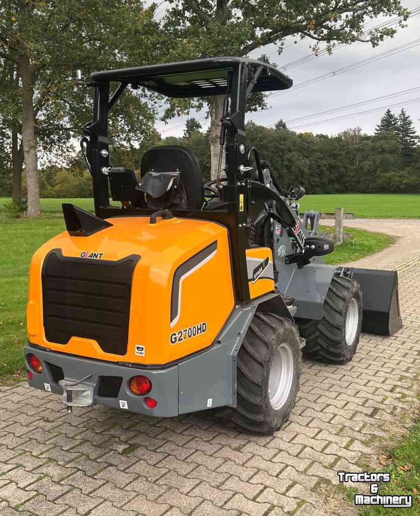 Radlader Giant 2700 HD