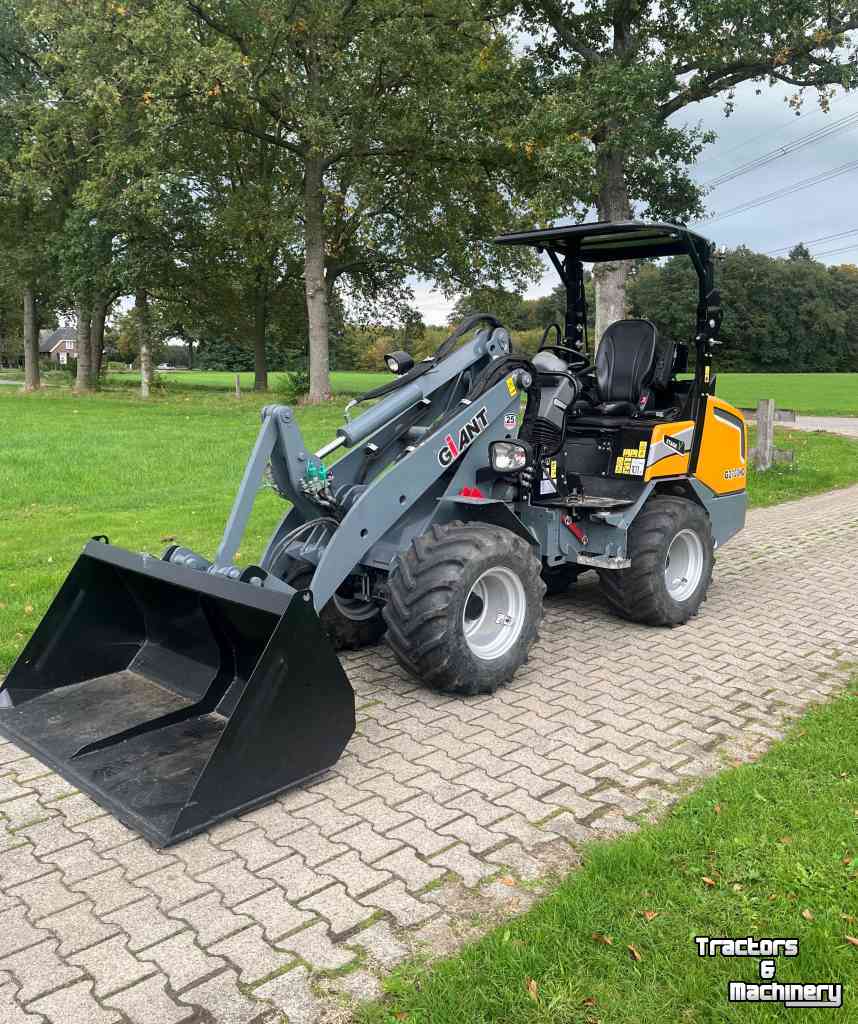 Radlader Giant 2700 HD
