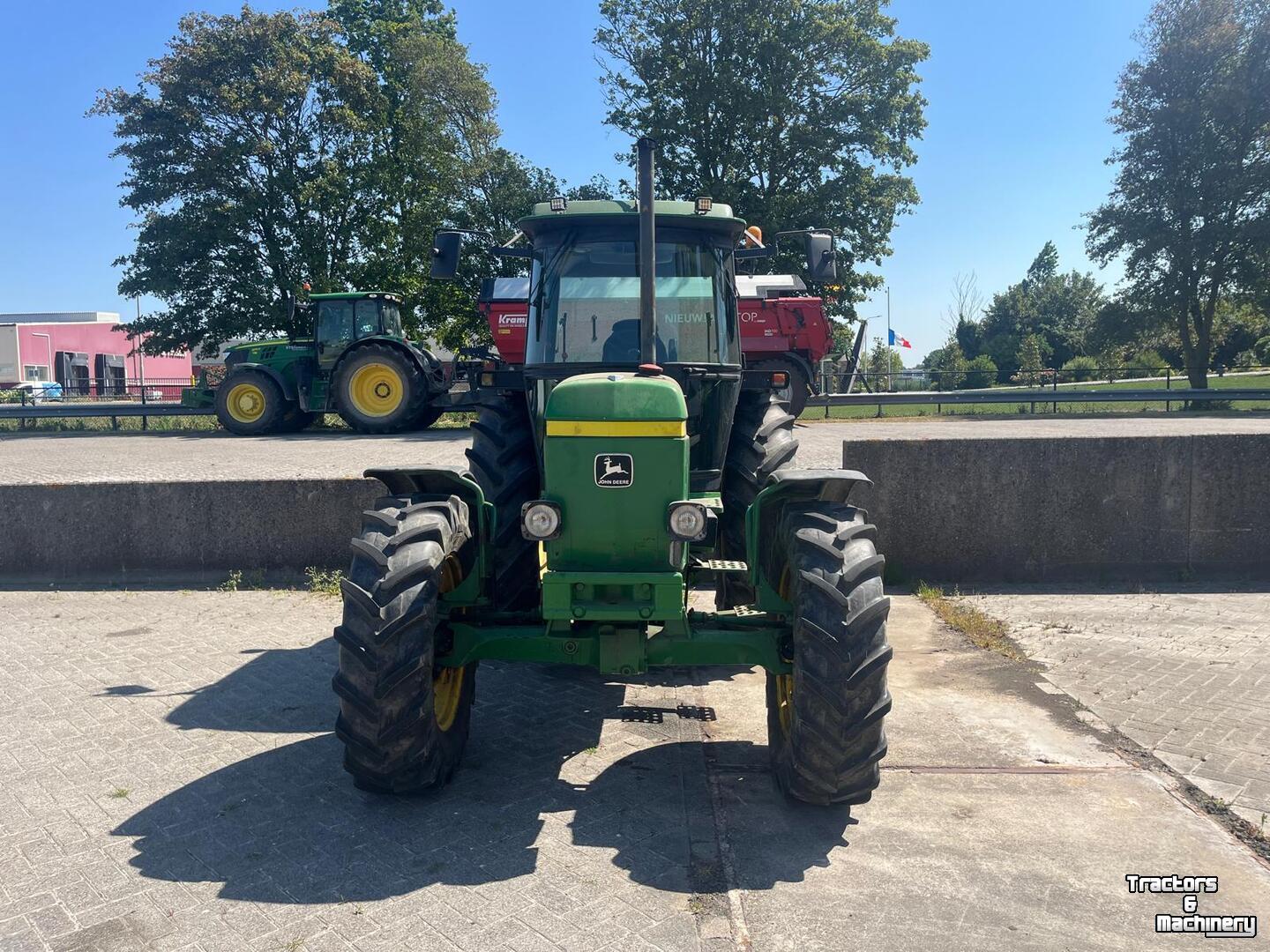 Schlepper / Traktor John Deere 3140